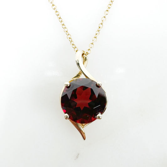 14k Yellow Gold Garnet Pendant