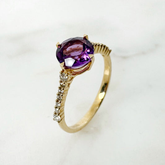 14K Yellow Gold Round Amethyst Ring with Diamonds