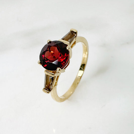 18K Yellow Gold Round Garnet Ring