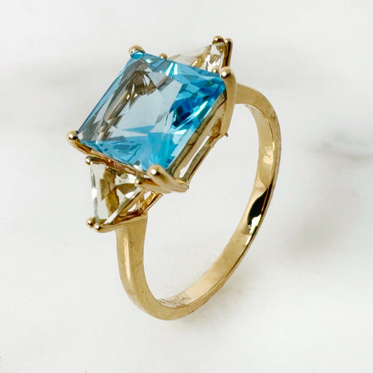 18K Yellow Gold Square Blue Topaz Ring