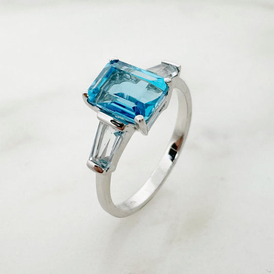 18K White Gold Octagon Blue Topaz Ring