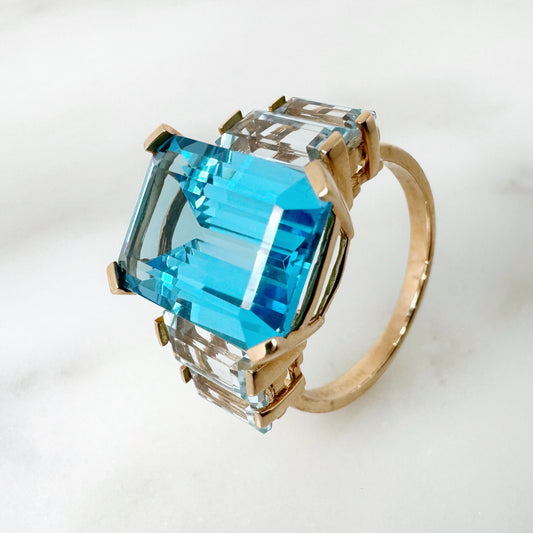 18K Yellow Gold Octagon Blue Topaz  Ring