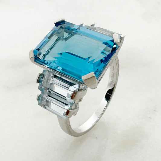 18K White Gold Octagon Blue Topaz Ring