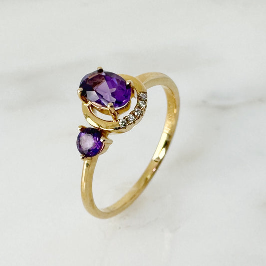 14K Yellow Gold Oval & Round Amethyst Ring with Diamonds