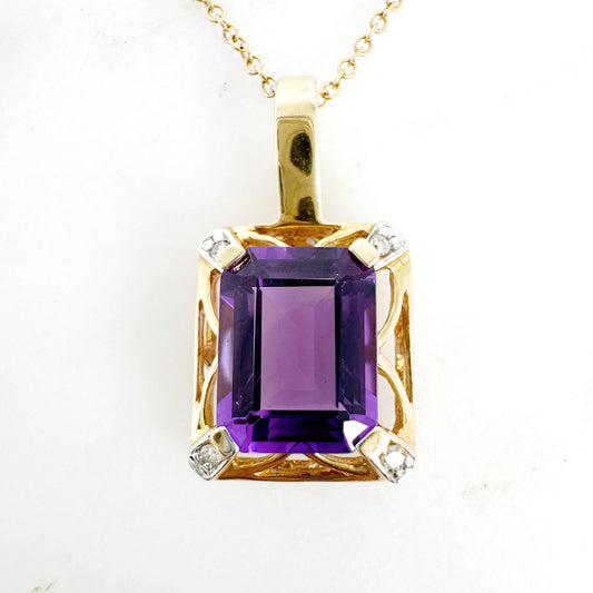 18K Yellow Gold Rectangle Amethyst Pendant with Diamonds