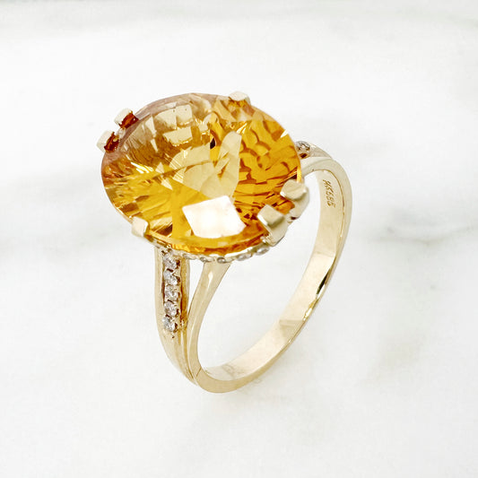 14K Yellow Gold Oval Citrine Ring with Diamonds