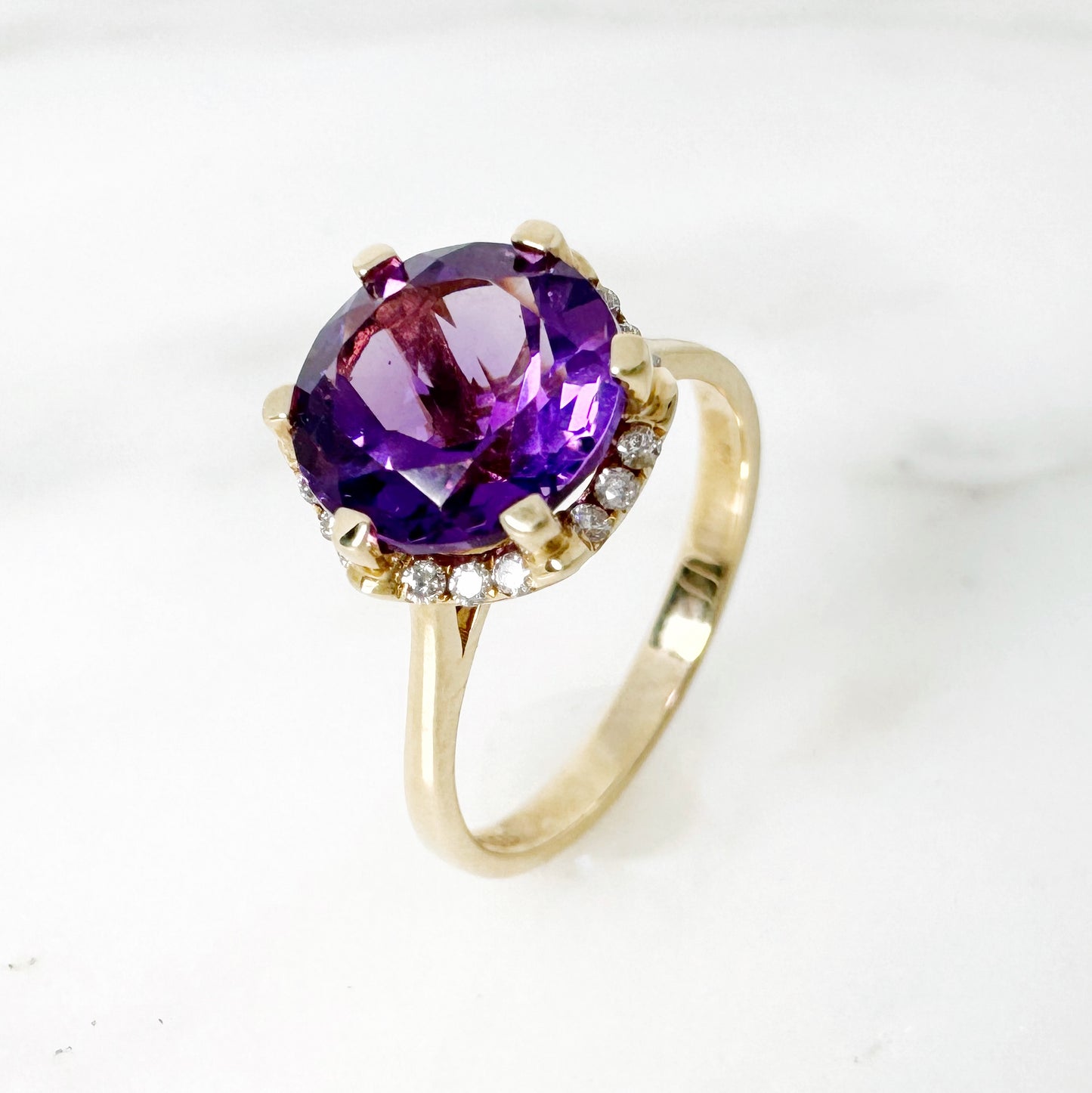 14K Yellow Gold Round Amethyst Ring with Diamonds