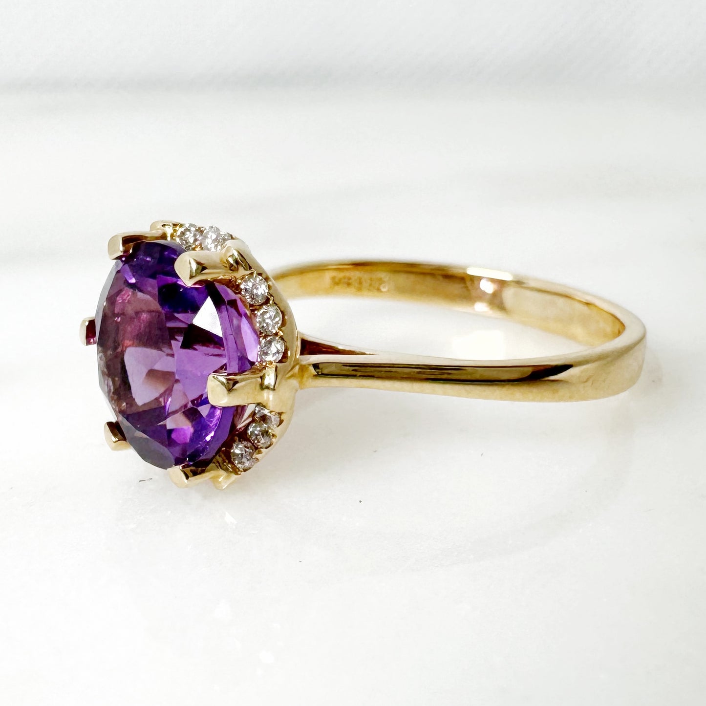 14K Yellow Gold Round Amethyst Ring with Diamonds