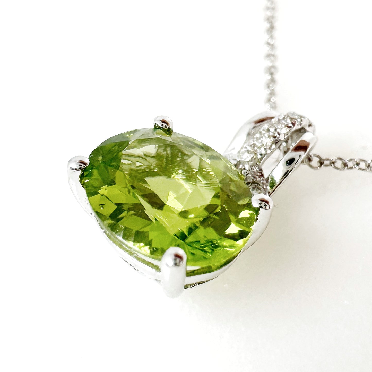 14K White Gold Oval Peridot Pendant with Diamonds