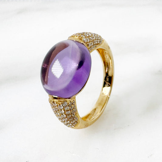 18K Yellow Gold Oval Amethyst Ring with Diamonds