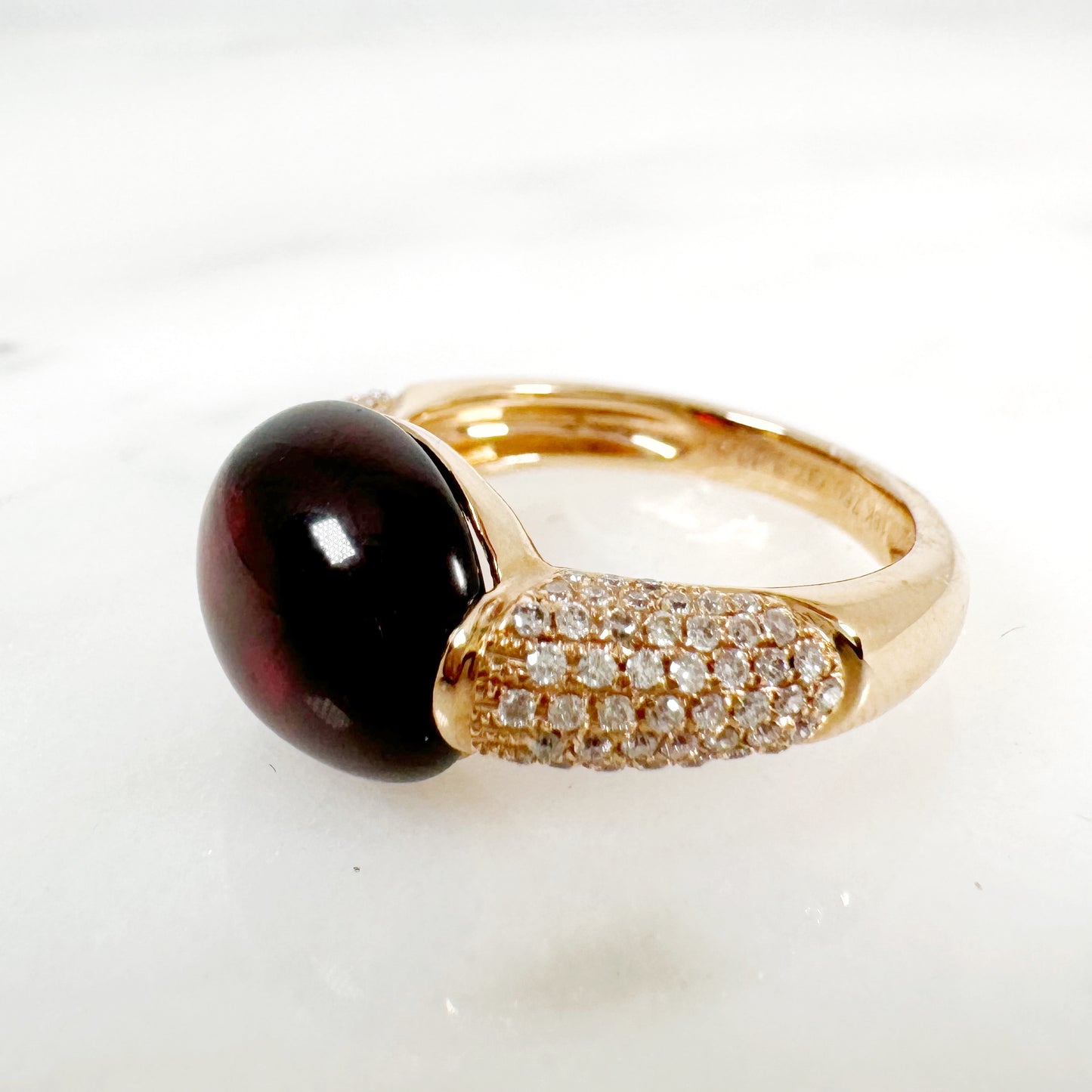 18K Yellow Gold Oval Garnet Ring with Diamonds