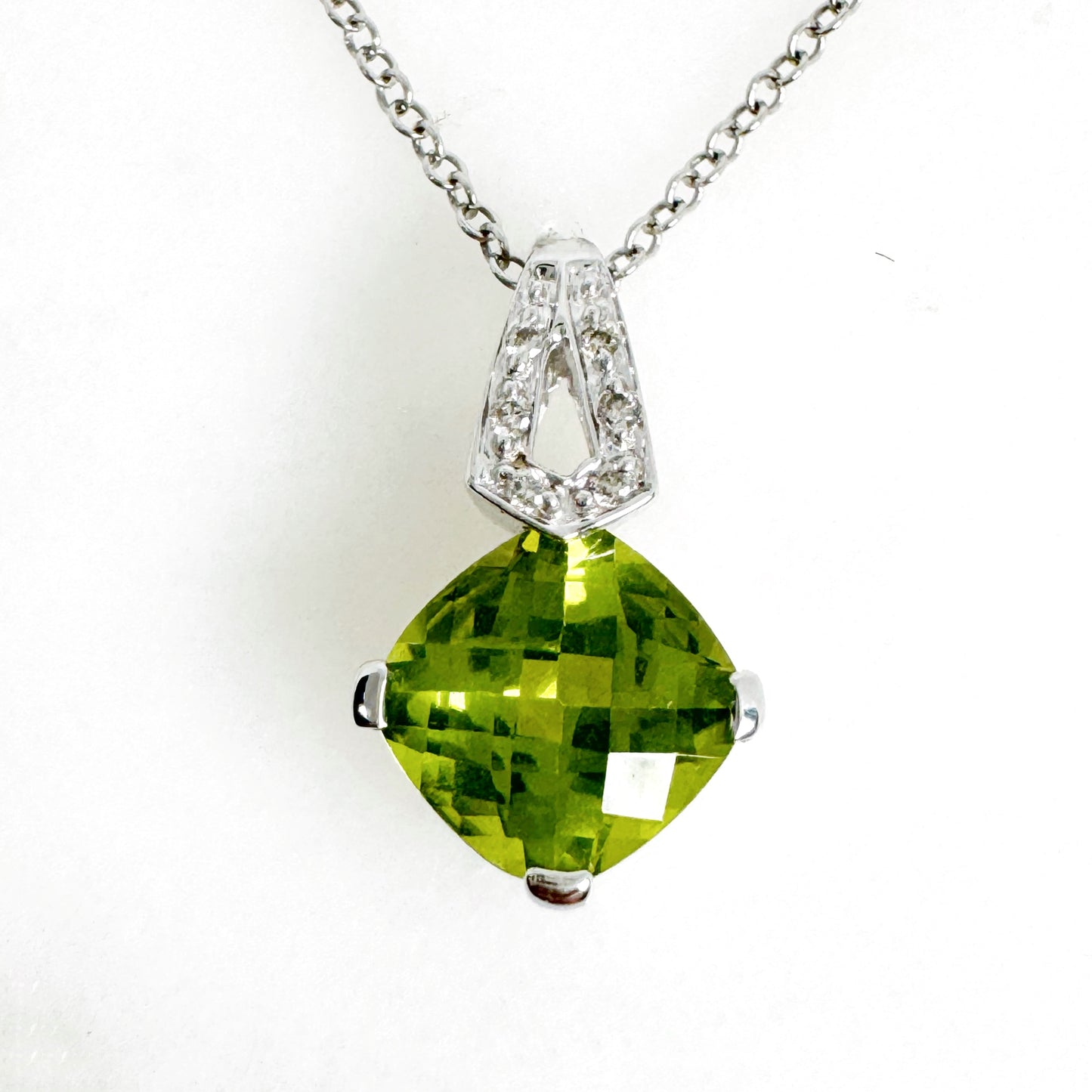 18K White Gold Cushion Peridot Pendant with Diamonds