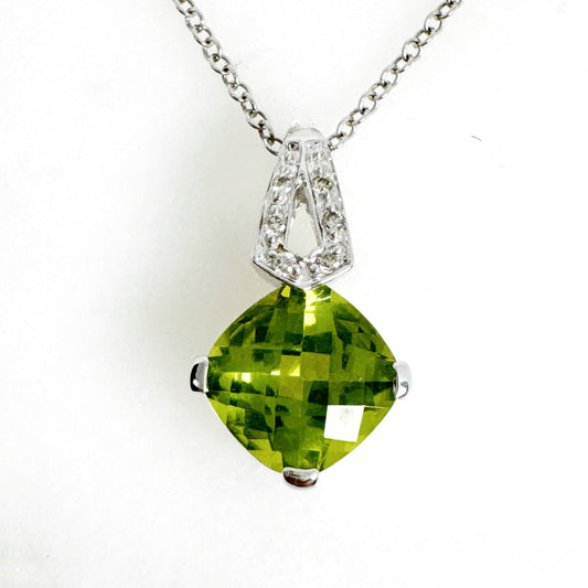 18K White Gold Cushion Peridot Pendant with Diamonds