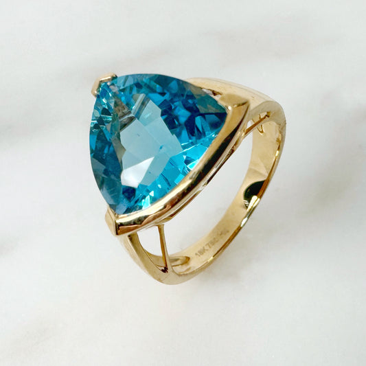 18K Yellow Gold Triangle Blue Topaz Ring with Diamonds