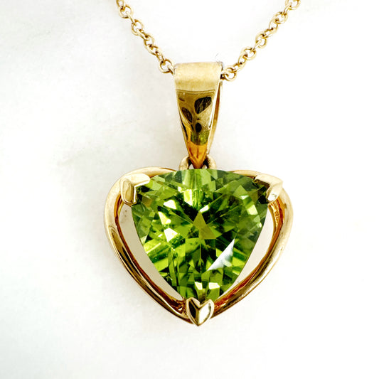 18K Yellow Gold triangle Peridot Pendant