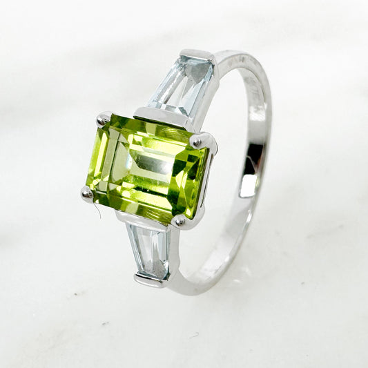 18K White Gold Octagon Peridot Ring