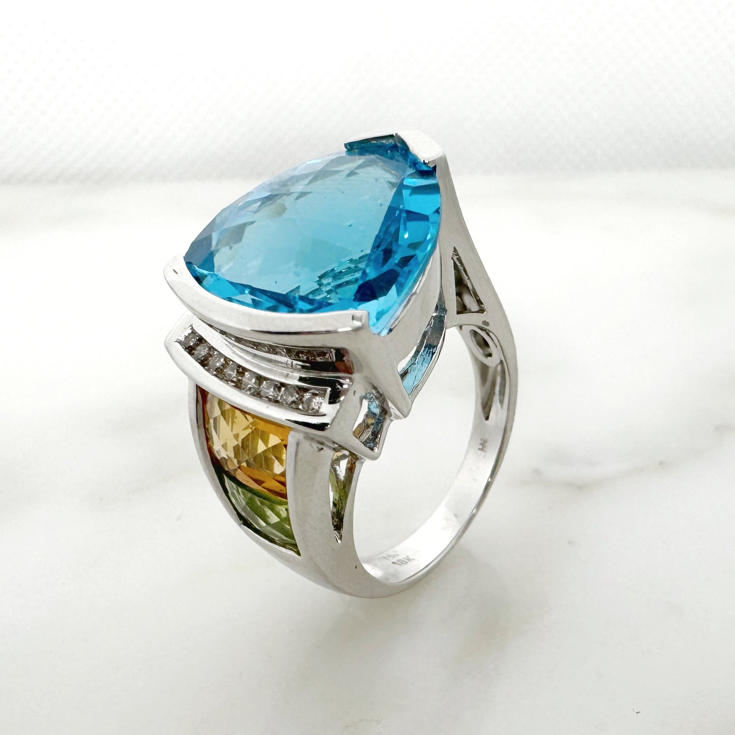 18K White Gold Triangle & freeform Blue Topaz Ring with Diamonds