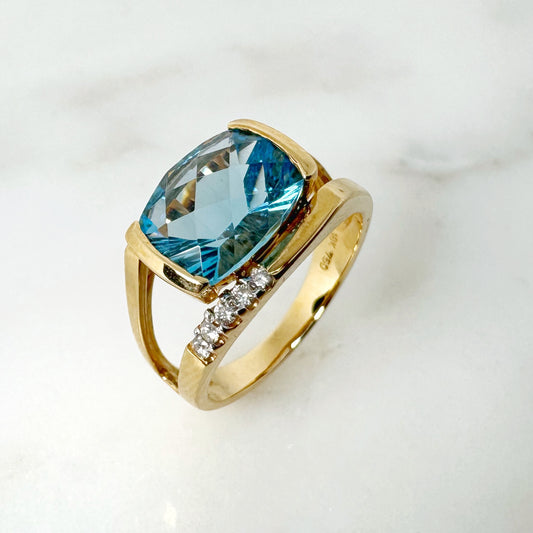 18K Yellow Gold Cushion Blue Topaz Ring with Diamonds