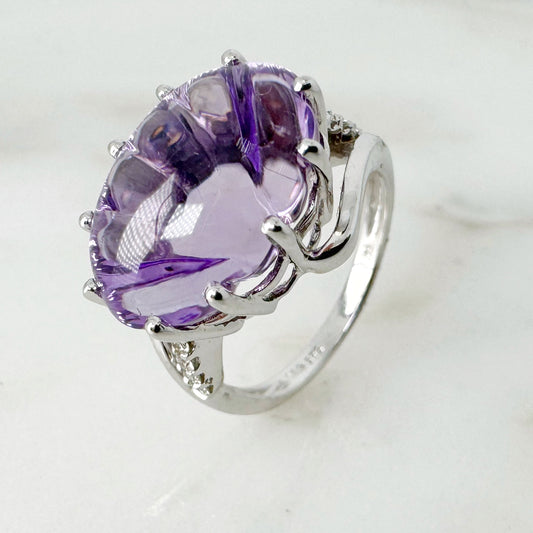 14K White Gold Oval Amethyst Ring with Diamonds