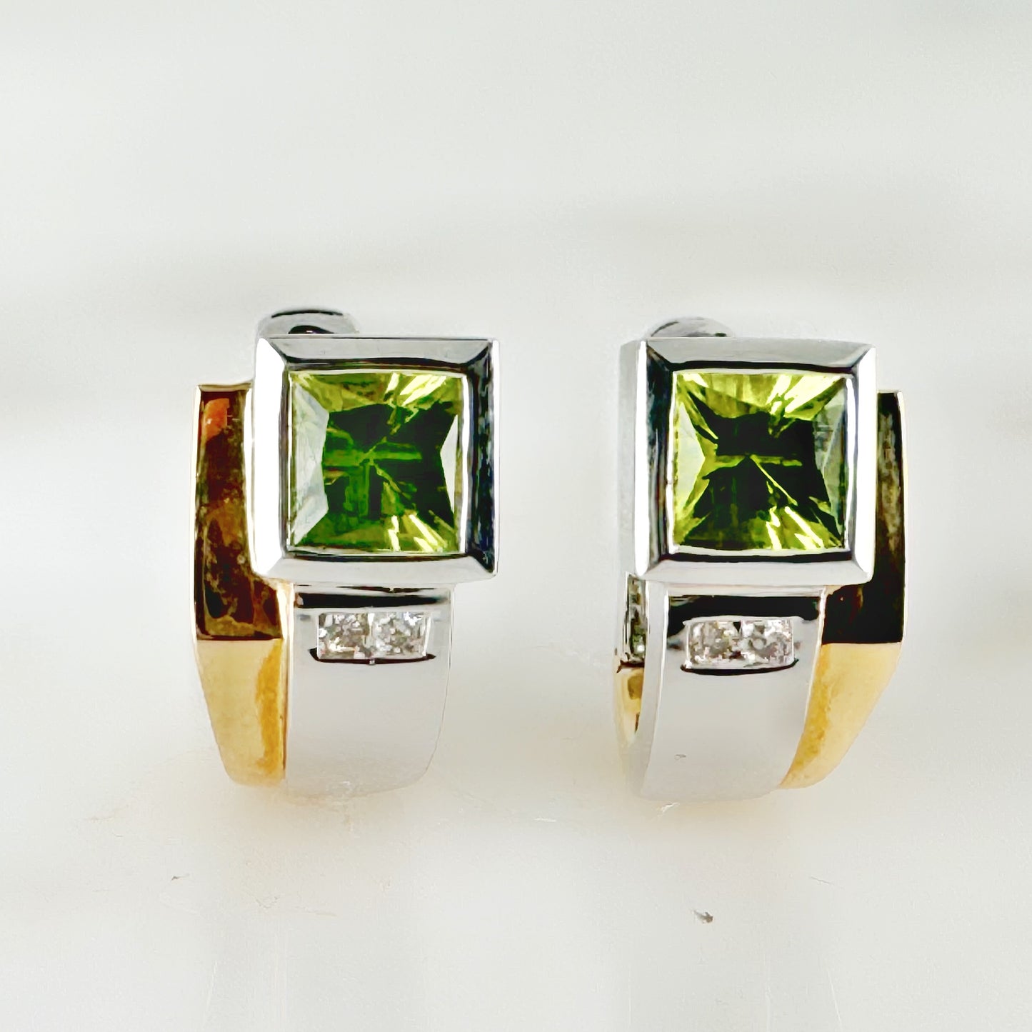 18k Yellow & White Gold Peridot Earring with Diamonds