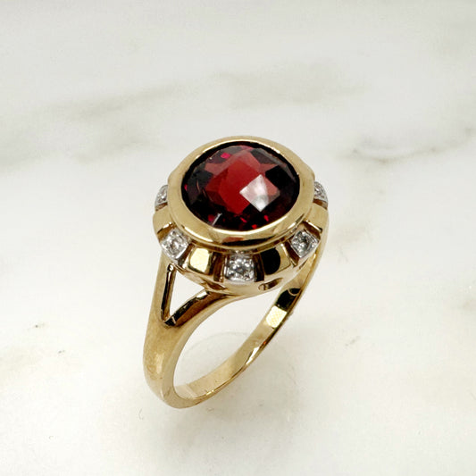 14K Yellow Gold Round Garnet Ring with Diamonds