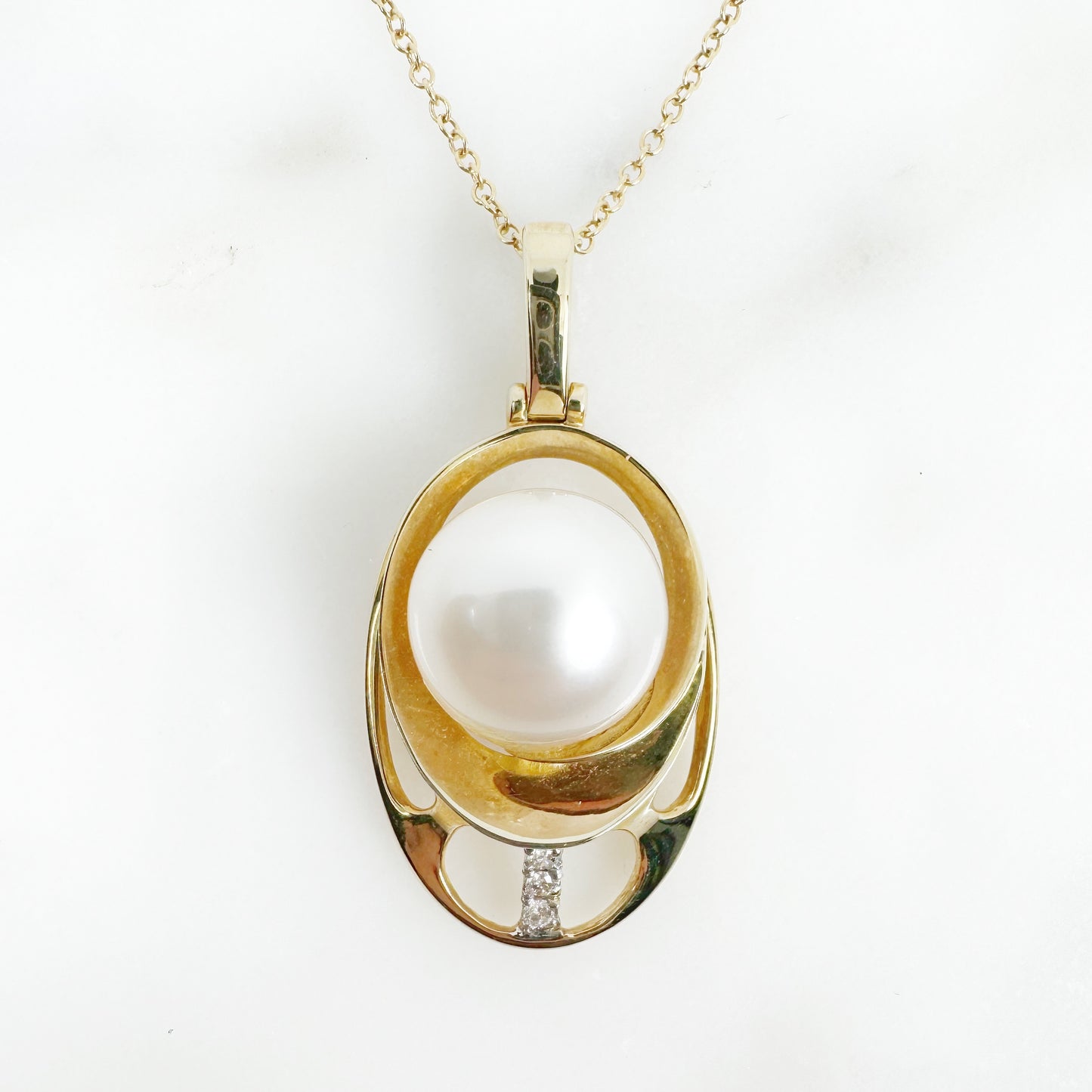 14k Yellow Gold Fresh Water Pearl Pendant with Diamonds