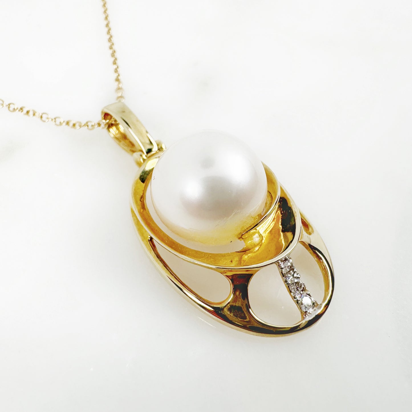 14k Yellow Gold Fresh Water Pearl Pendant with Diamonds