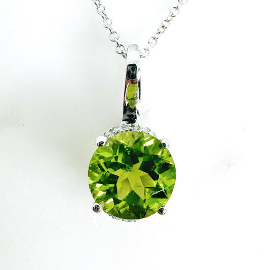 14k White Gold Peridot Pendant with Diamonds