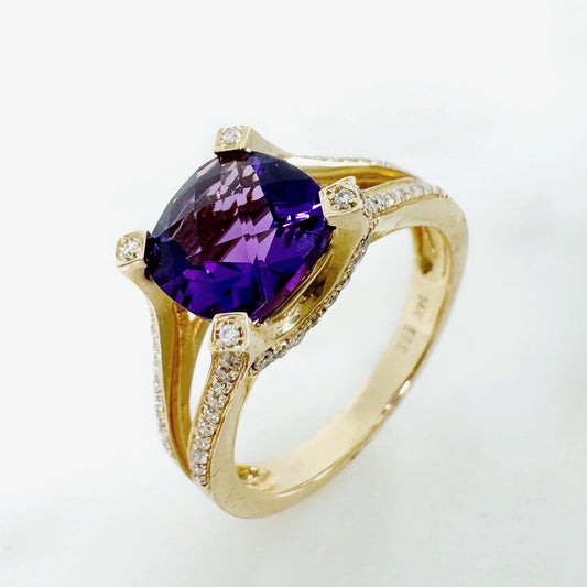 14k Yellow Gold Amethyst Ring with Diamond