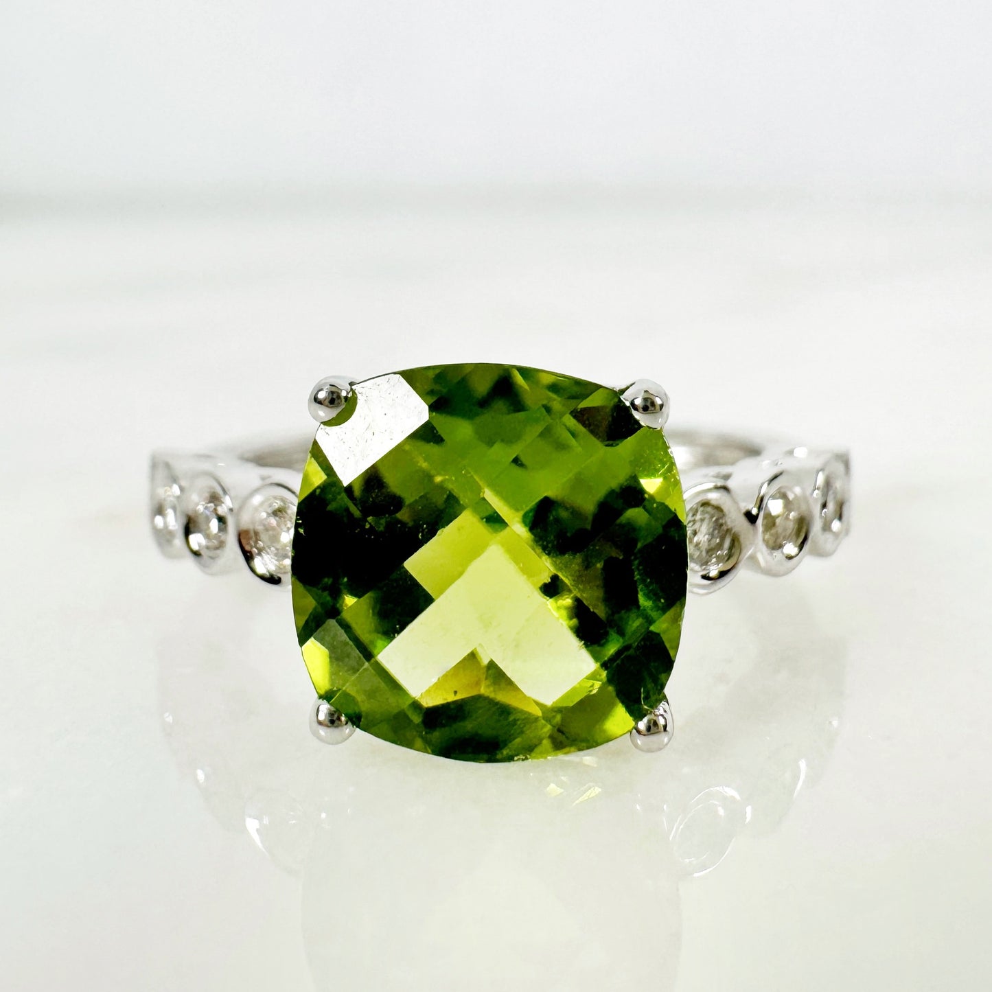 14k White Gold Peridot Ring with Diamond