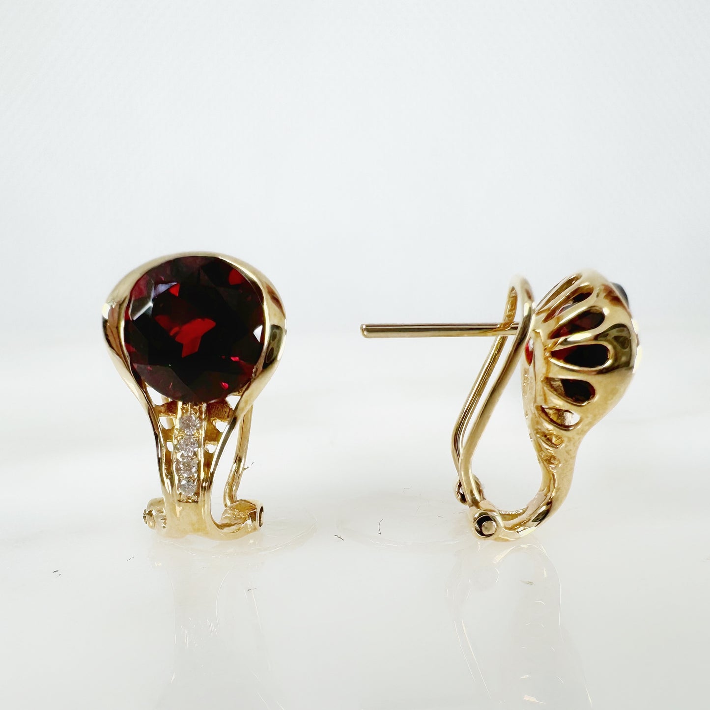 14k Yellow Gold Garnet Earring with Diamonds