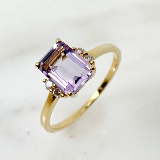 18k Yellow Gold Pink Amethyst Ring with Diamonds