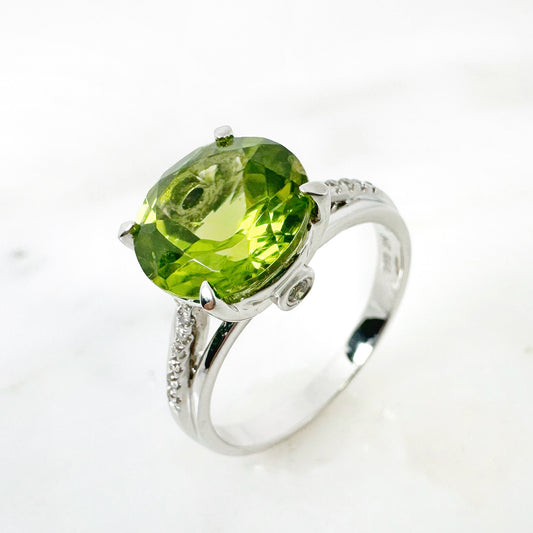 14k White Gold Peridot Ring with Diamonds