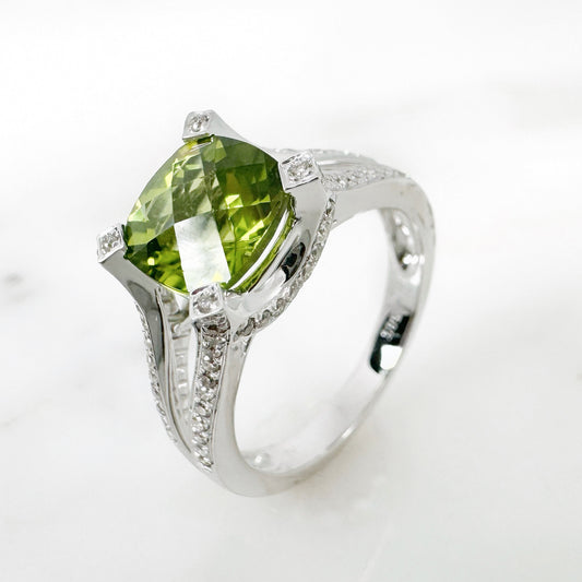 14k White Gold Peridot Ring with Diamonds